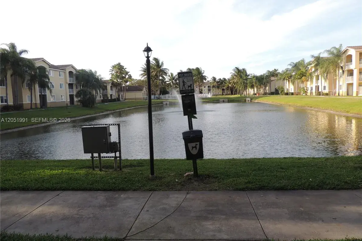 2600 S University Dr # 103, Davie FL 33328