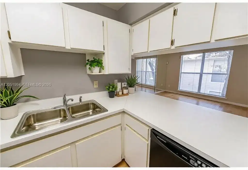 606 S Albany Ave # 0, Tampa FL 33606 photo 2