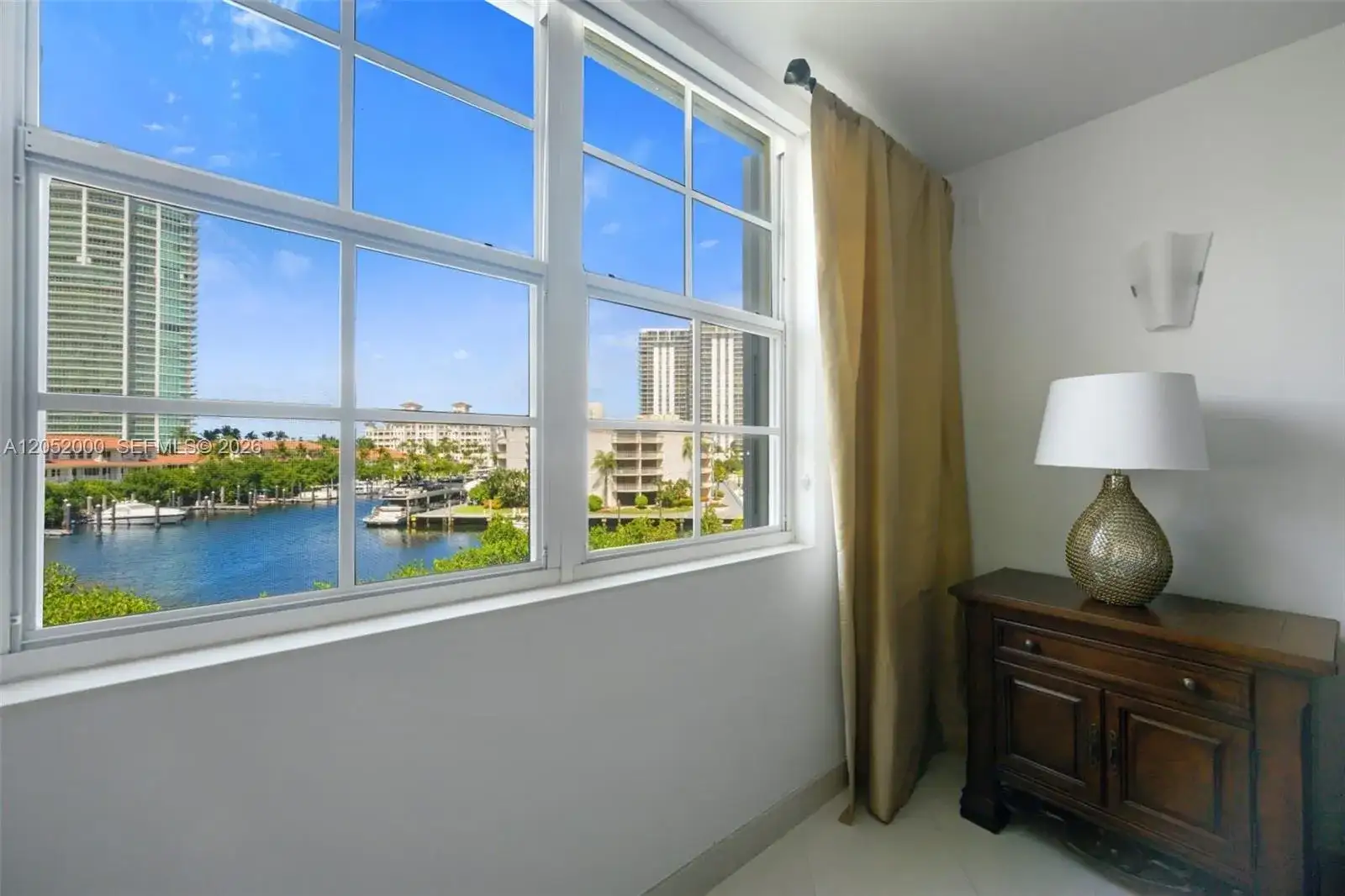 19999 E Country Club Dr # 1406, Aventura FL 33180 photo 3
