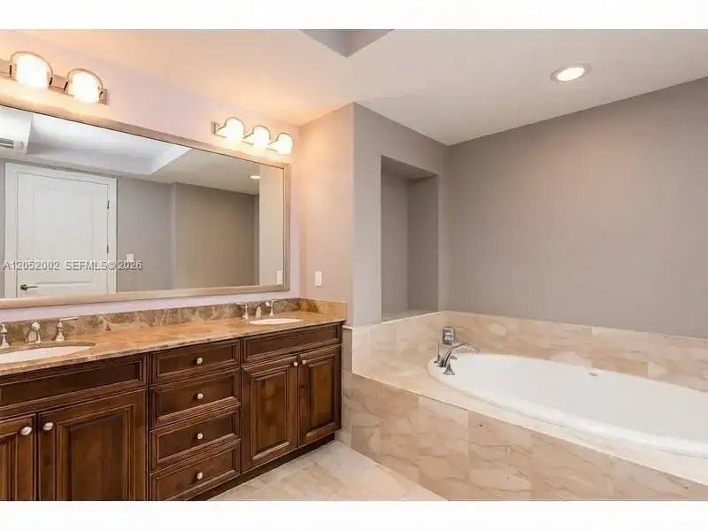 300 Beach Dr NE # 0, St Petersburg FL 33701 photo 3