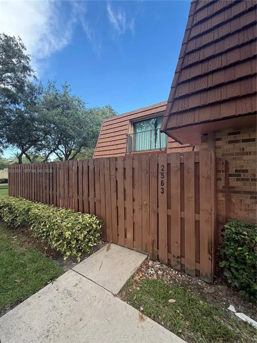 2563 CAMELOT # 2563, Cooper City FL 33026