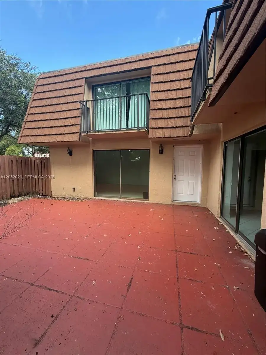 2563 CAMELOT # 2563, Cooper City FL 33026 photo 2