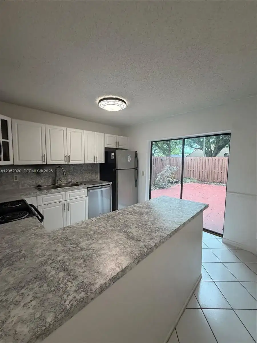 2563 CAMELOT # 2563, Cooper City FL 33026 photo 3