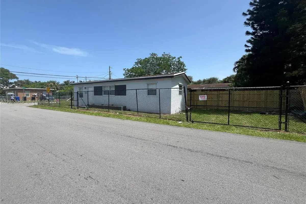 1430 NW 7th St, Fort Lauderdale FL 33311