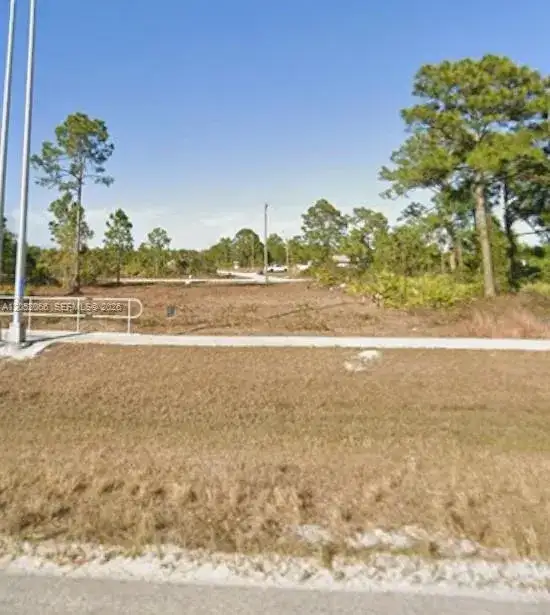 3392 Meadow RD, Lehigh Acres FL 33974 photo 2