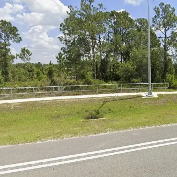 3392 Meadow RD, Lehigh Acres FL 33974 photo 3