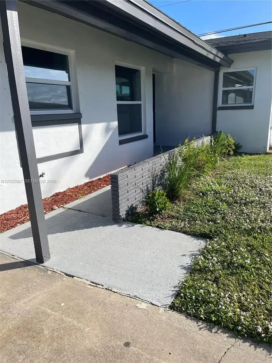 737 Sesame Ct, Cape Coral FL 33904 photo 2