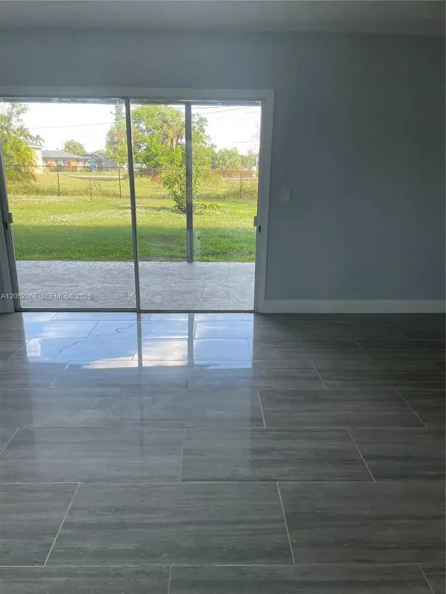737 Sesame Ct, Cape Coral FL 33904 photo 4