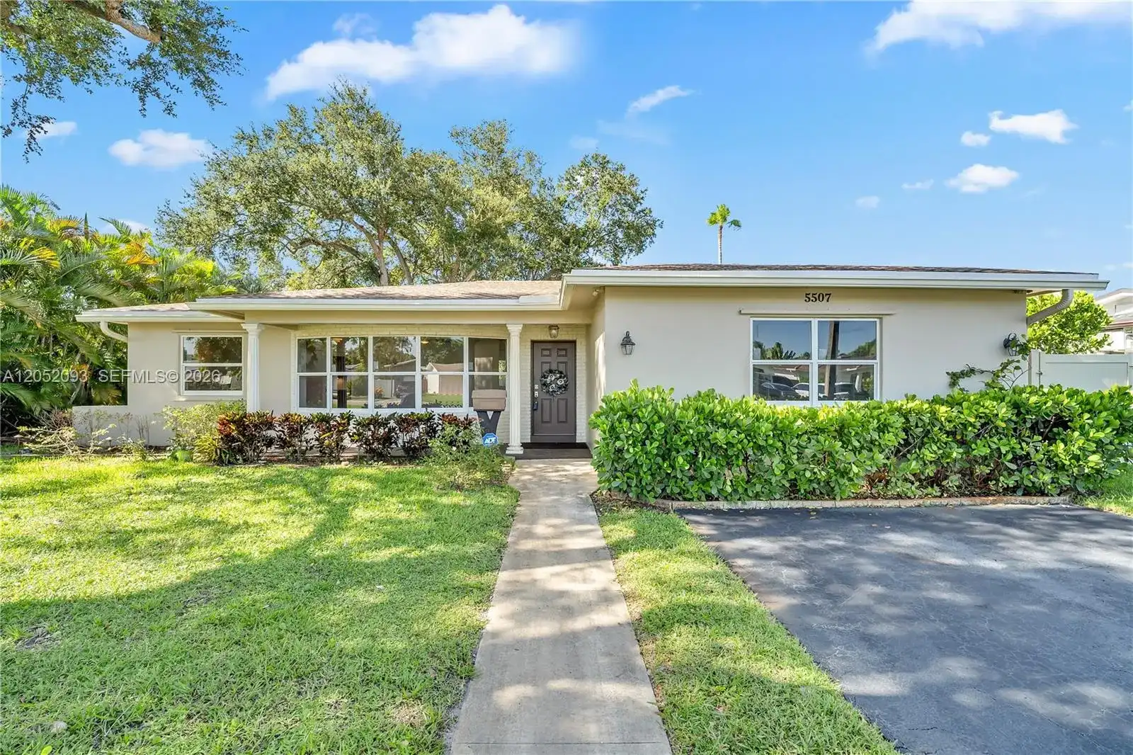 5507 Mckinley St, Hollywood FL 33021