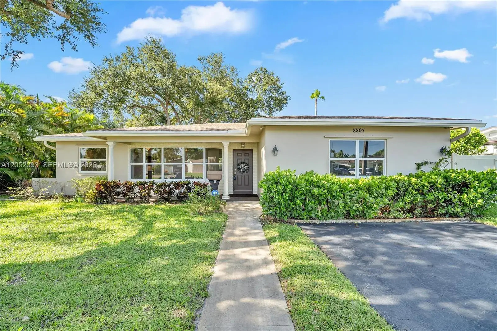 5507 Mckinley St, Hollywood FL 33021