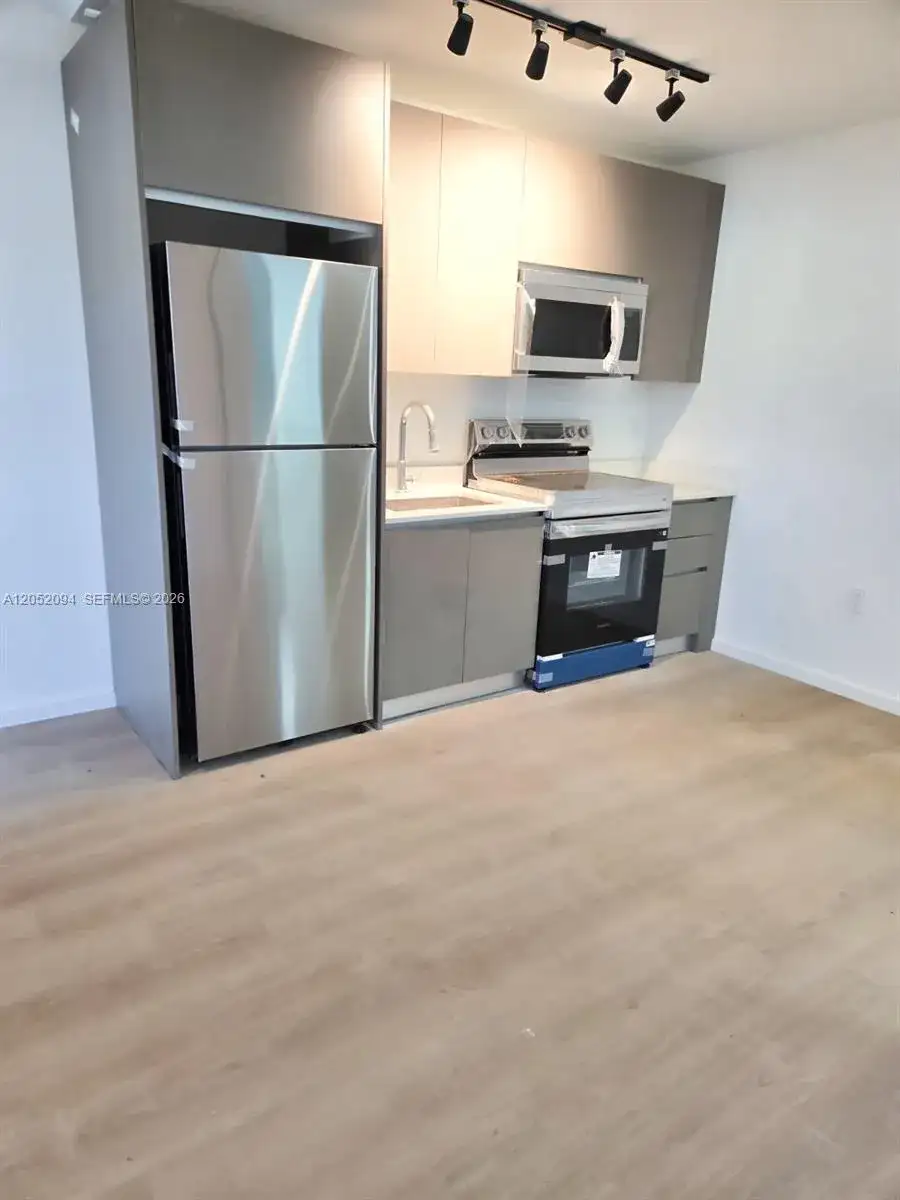 8106 NE 1st Ave # 15, Miami FL 33138 photo 4