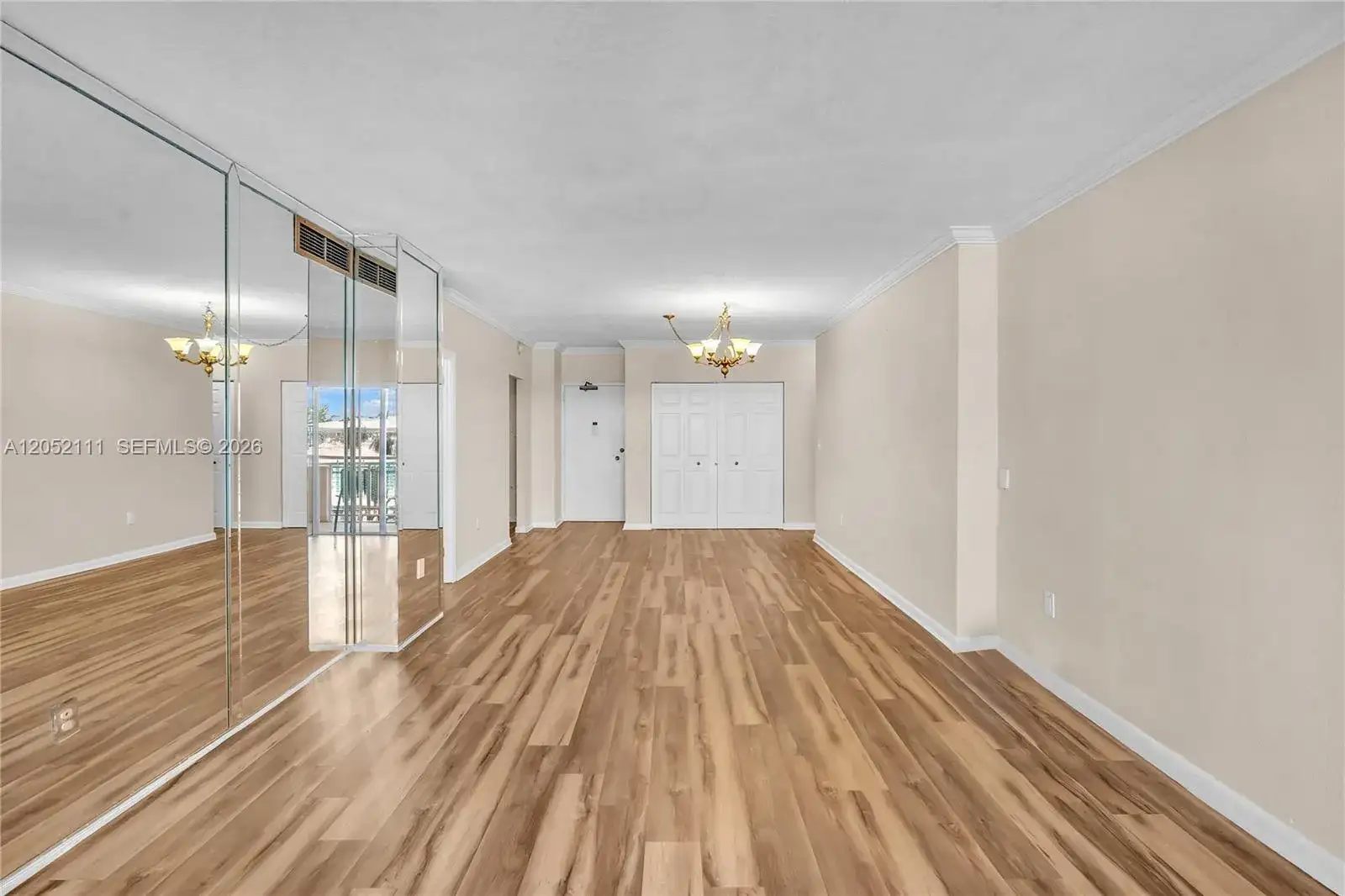 1950 S Ocean Dr, Hallandale Beach FL 33009 photo 4