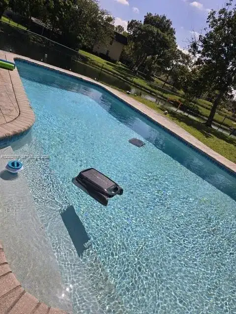 291 NW 93rd Ave, Pembroke Pines FL 33024 photo 2