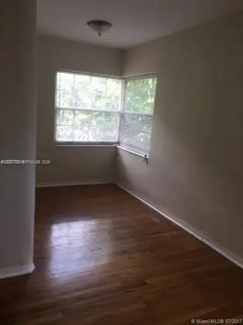 1002 SW 37th Ave # 3, Coral Gables FL 33127 photo 2