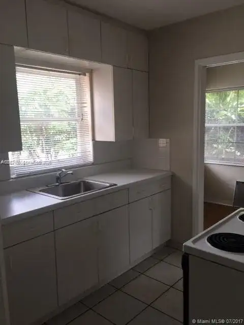 1002 SW 37th Ave # 3, Coral Gables FL 33127 photo 3