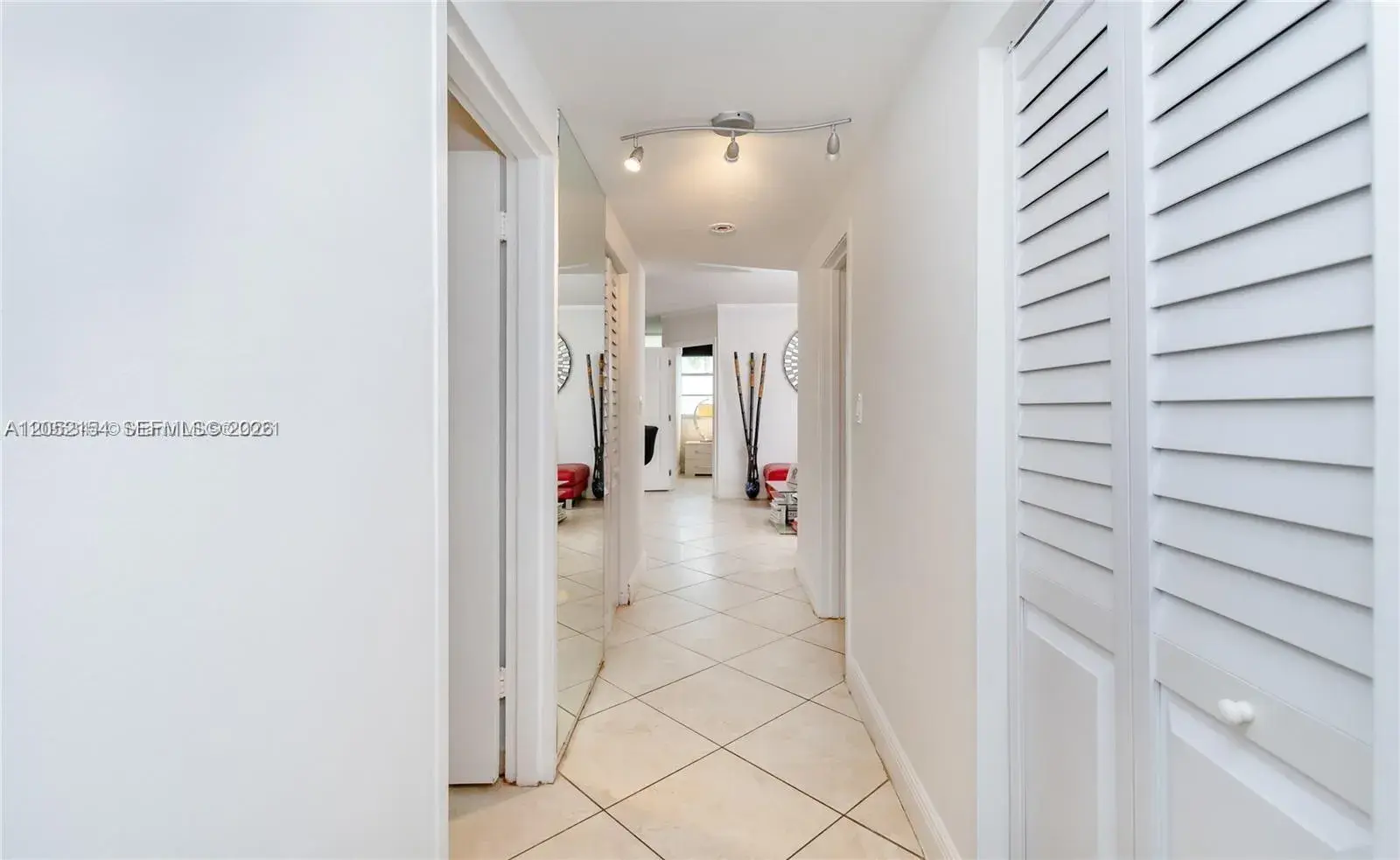 905 Brickell Bay Dr # 623, Miami FL 33131