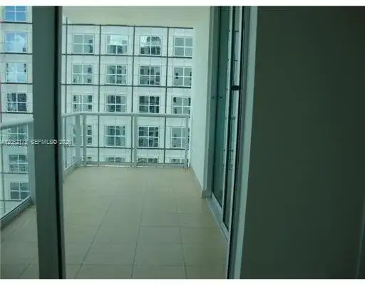 300 S Biscayne Blvd # 3511, Miami FL 33131 photo 3