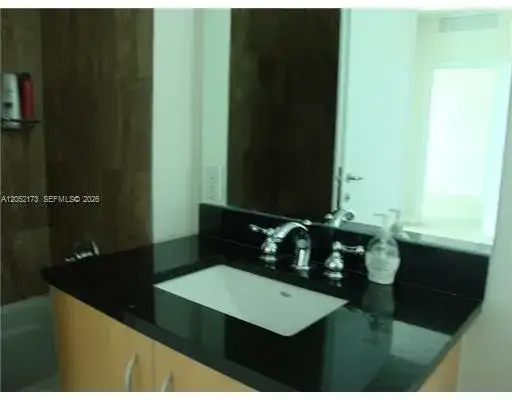 300 S Biscayne Blvd # 3511, Miami FL 33131 photo 4