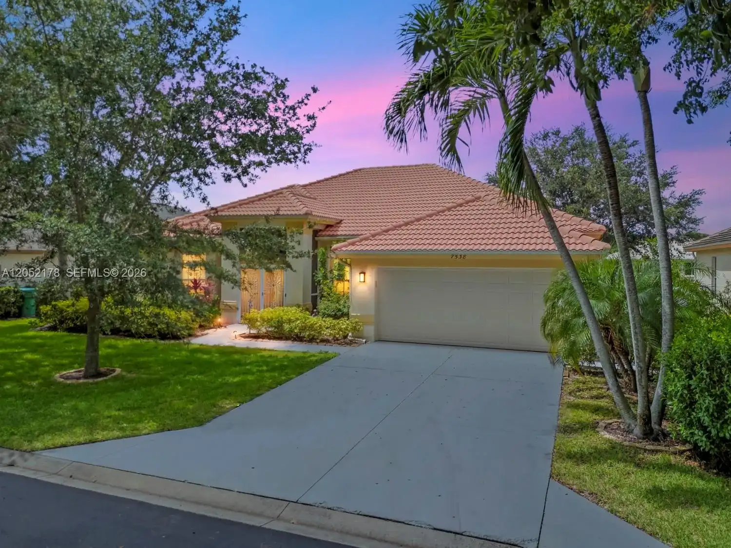 7538 Citrus Hill Ln, Naples FL 34109