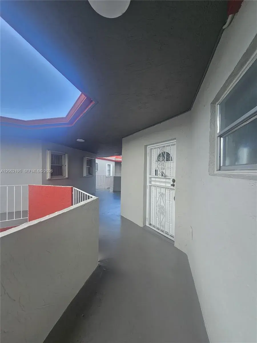 1750 W 46th St # 518, Hialeah FL 33012