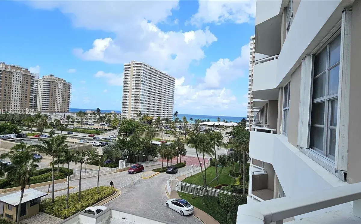 1985 S Ocean Dr # 5D, Hallandale Beach FL 33009