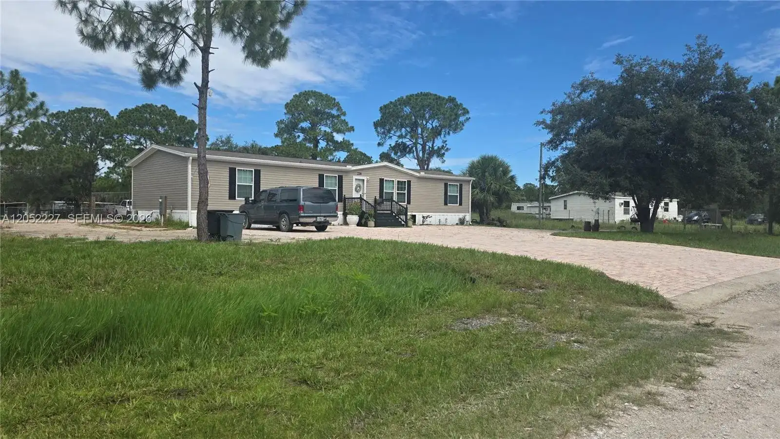 220 S Kennel ST, Clewiston FL 33440 photo 2