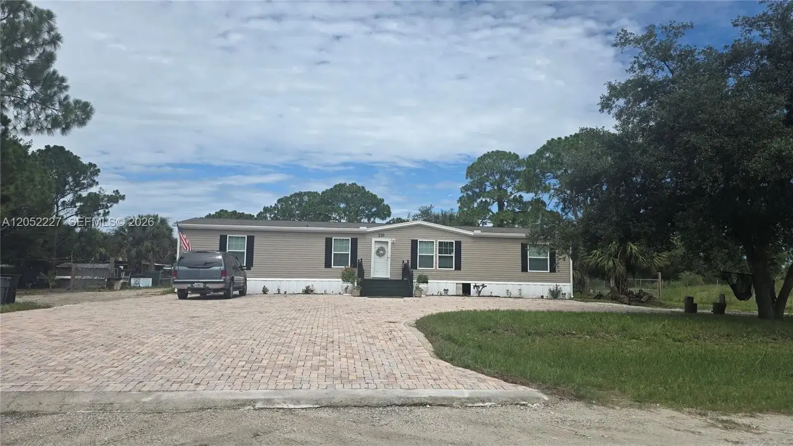 220 S Kennel ST, Clewiston FL 33440 photo 4