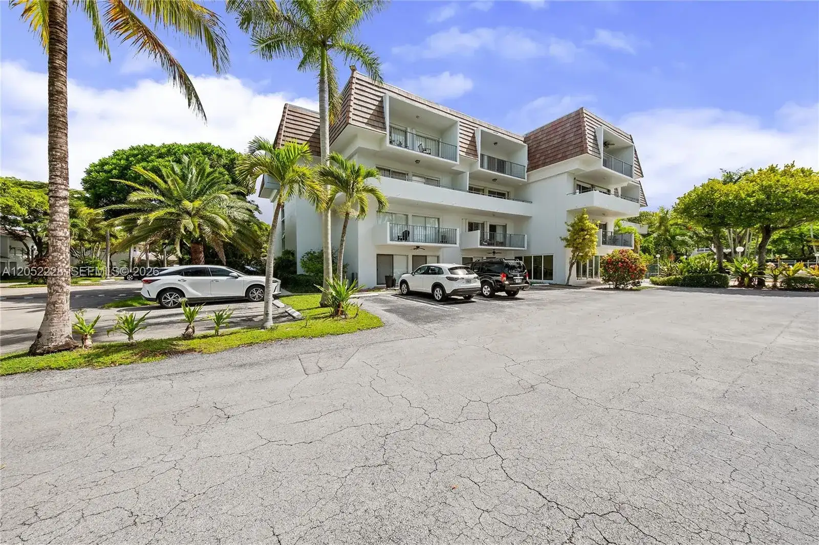 7900 CAMINO CR # 303, Miami FL 33143 photo 2