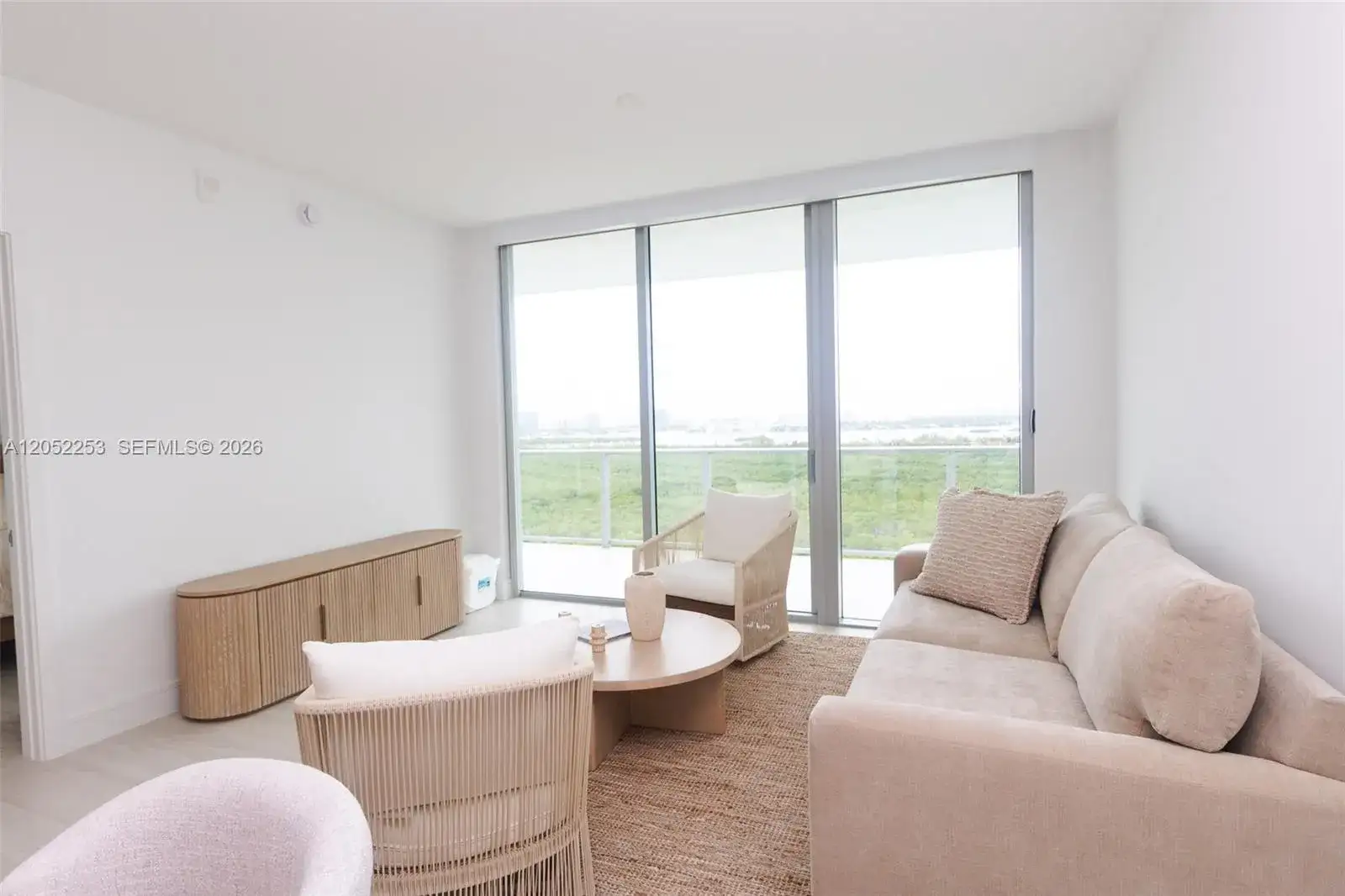 2411 Laguna Circle # 1704, North Miami FL 33181 photo 4