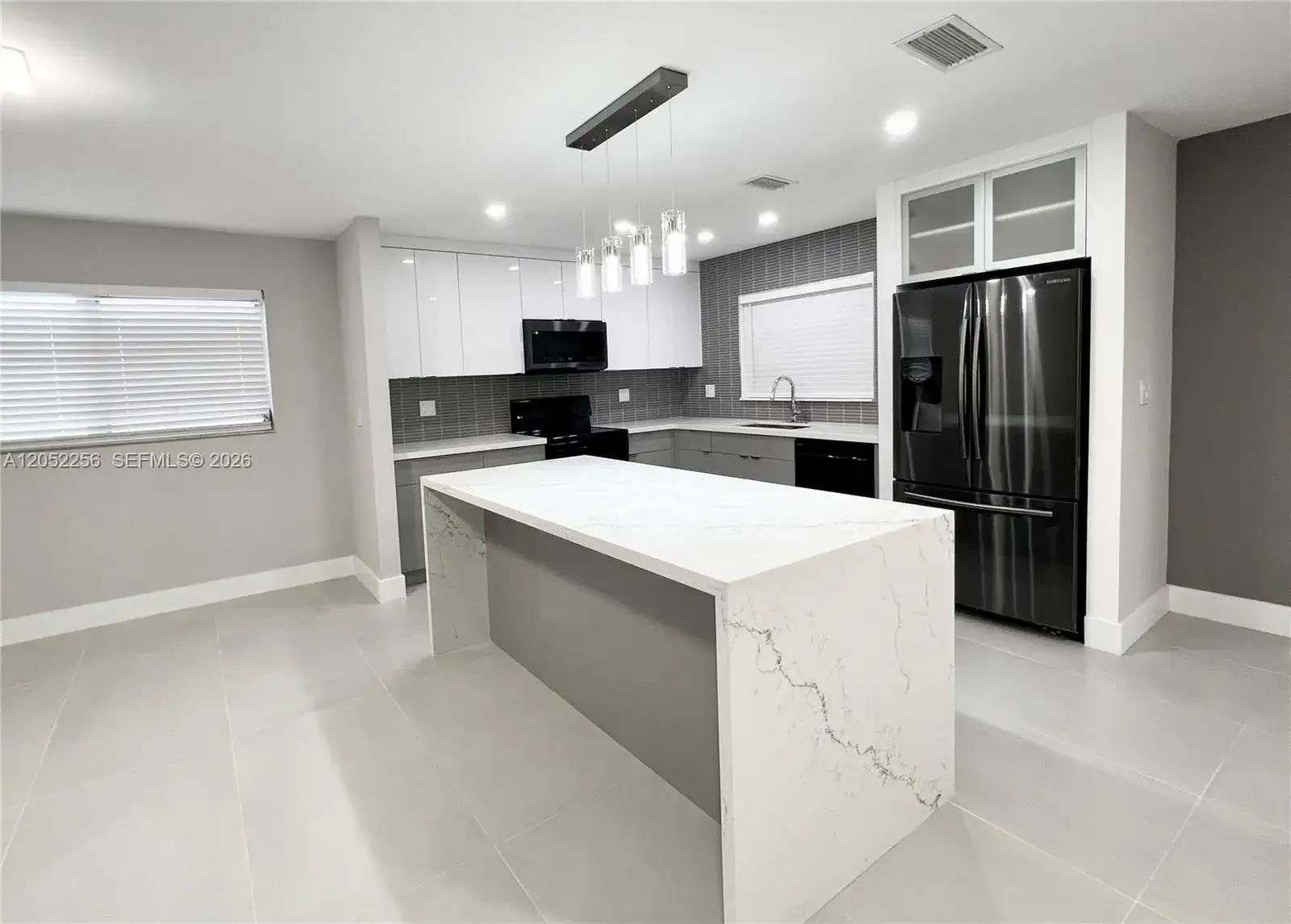 240 SE 7th St, Dania Beach FL 33004 photo 3