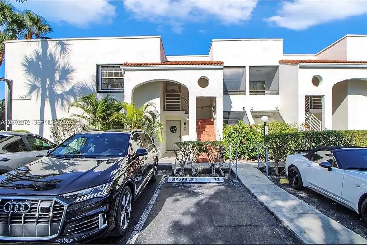 3553 Magellan Cir # 1, Aventura FL 33180