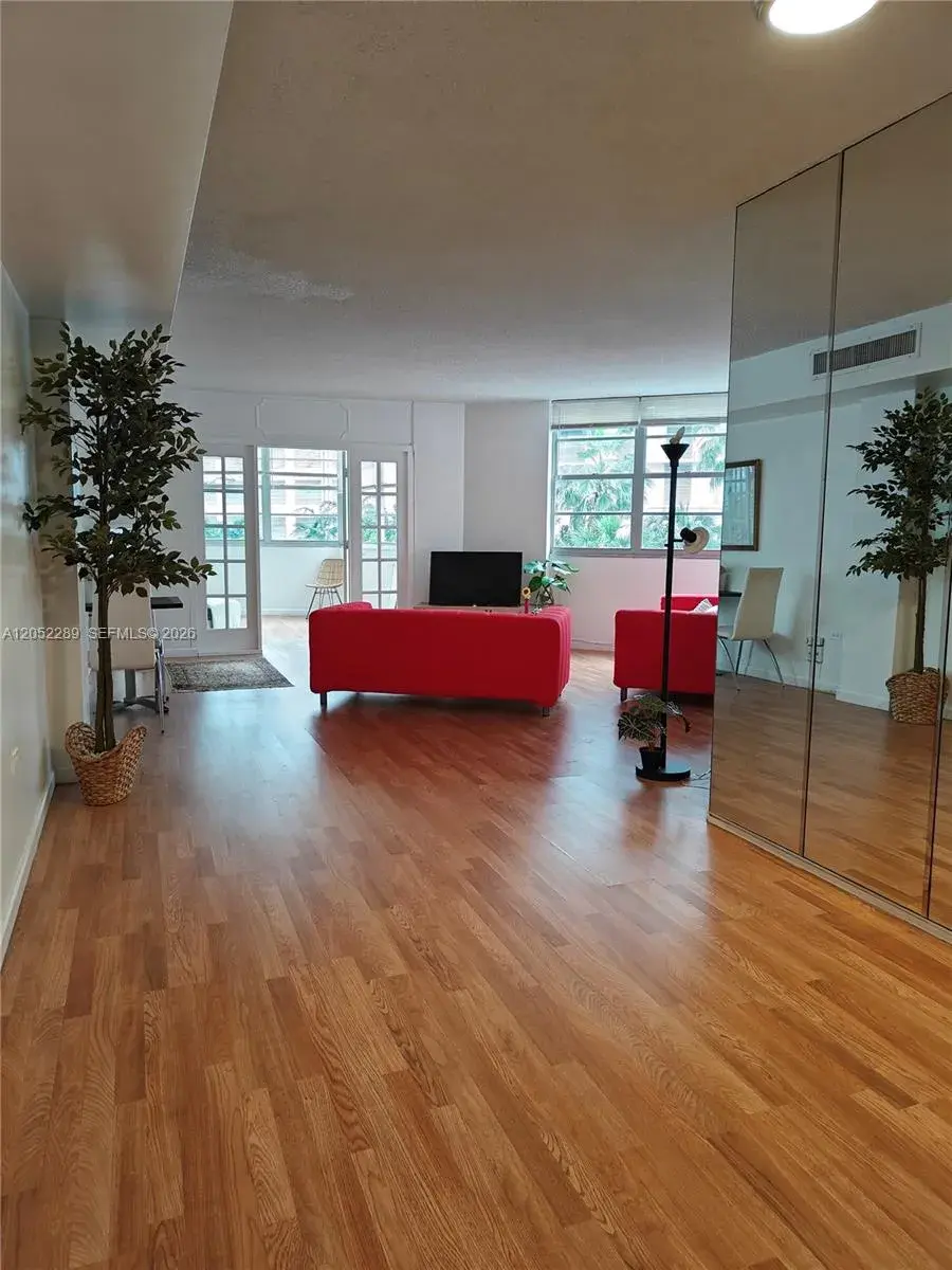 825 Brickell Bay Dr # 350, Miami FL 33131