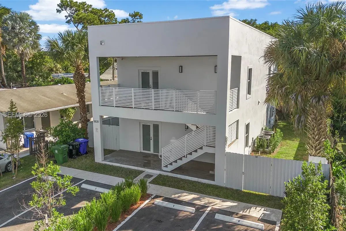 1820 SW 9th St, Fort Lauderdale FL 33312