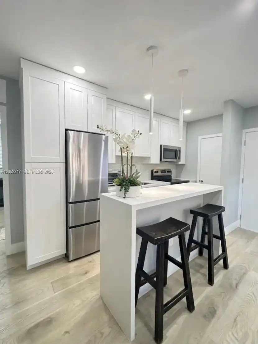 6330 SW 79th St # 7, South Miami FL 33143
