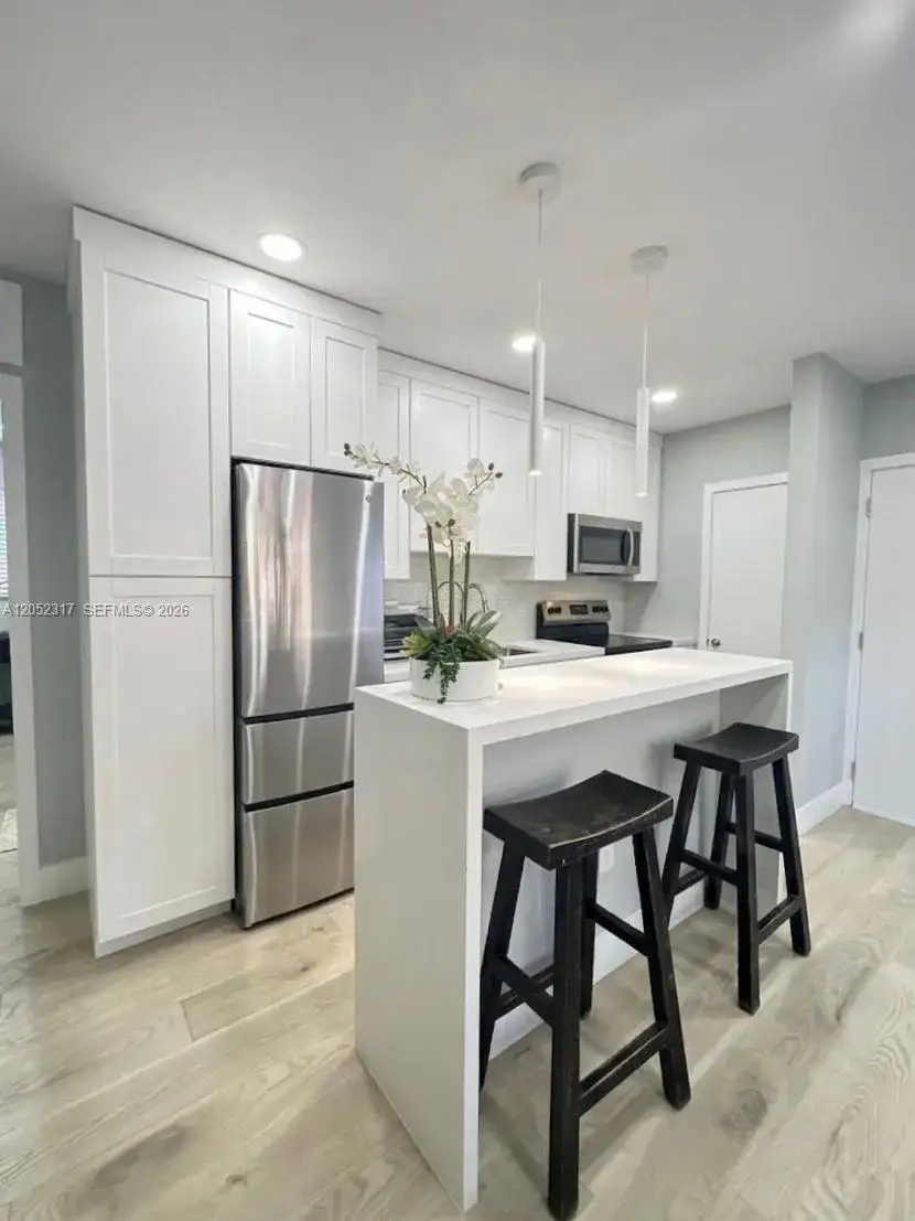 6330 SW 79th St # 7, South Miami FL 33143