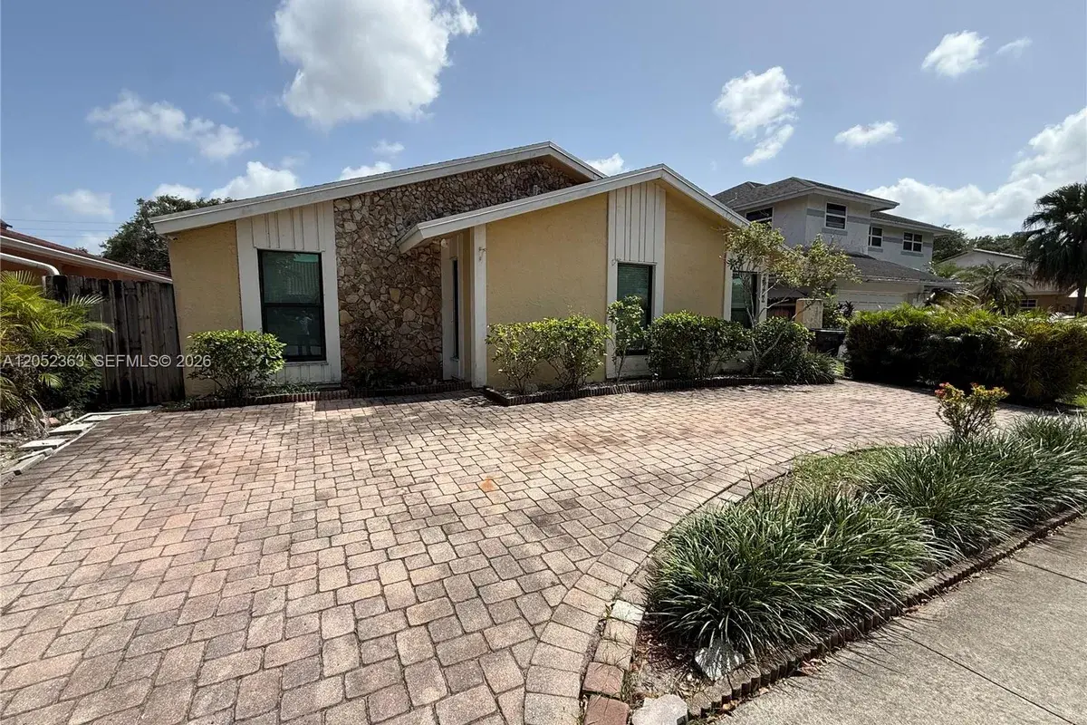 3620 Farragut St, Hollywood FL 33021
