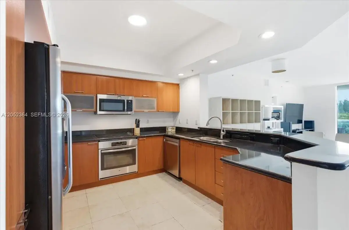 14951 Royal Oaks Ln # 402, North Miami FL 33181 photo 2