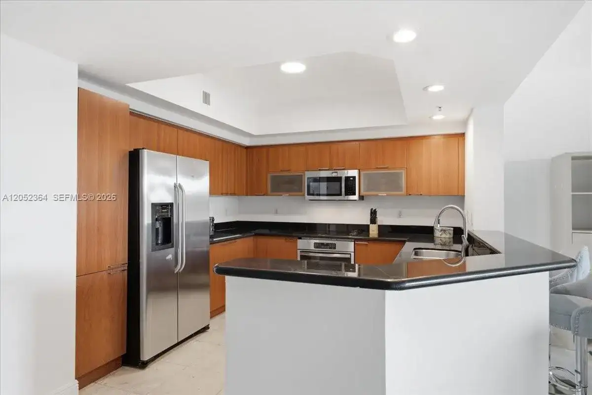 14951 Royal Oaks Ln # 402, North Miami FL 33181 photo 4