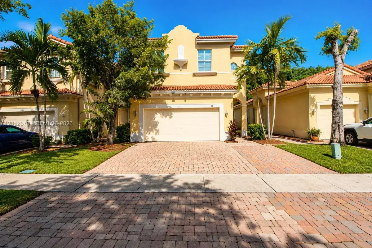 1030 NE 37th Ave, Homestead FL 33033