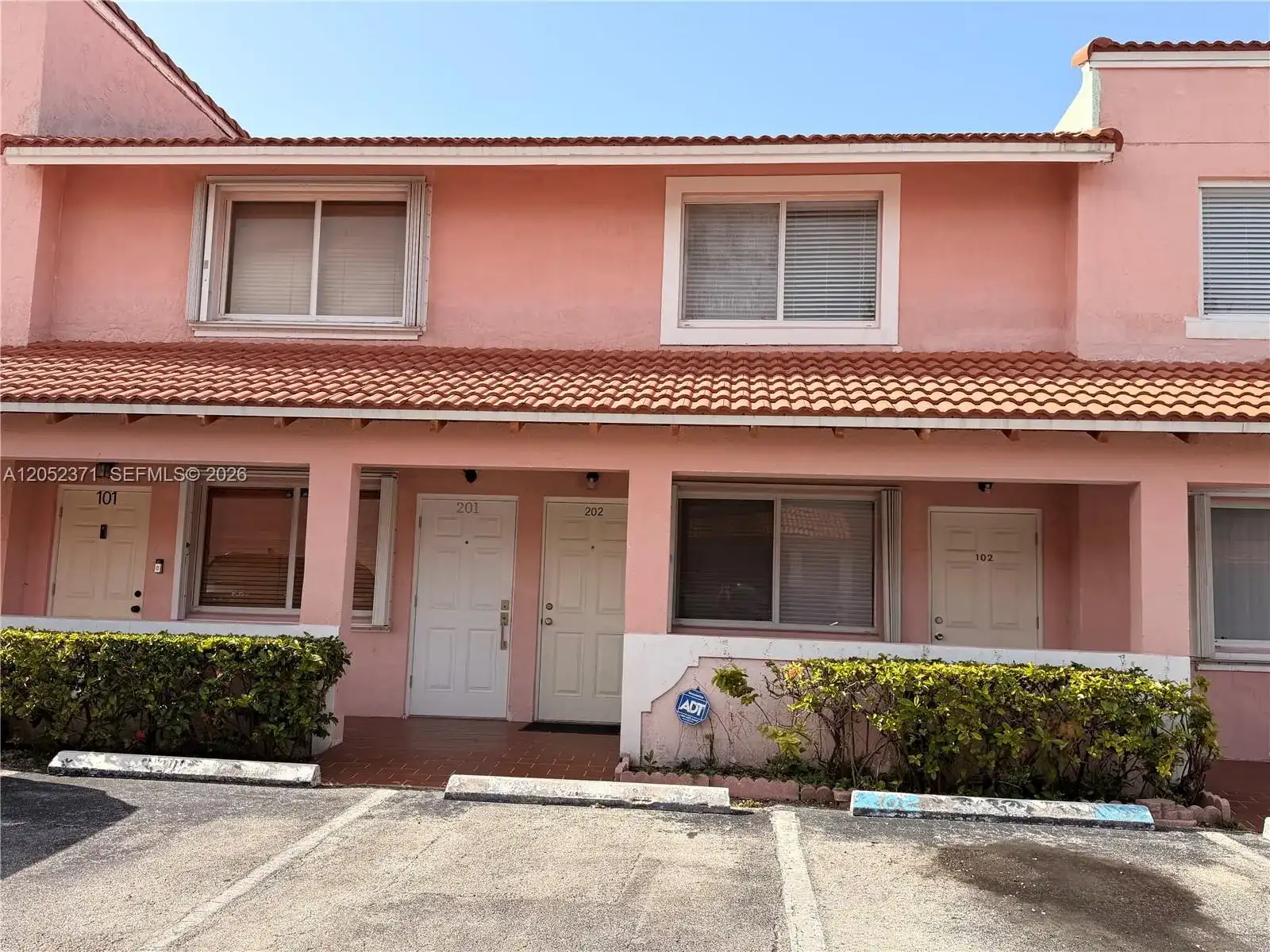 8019 Lake Dr # 202, Doral FL 33166