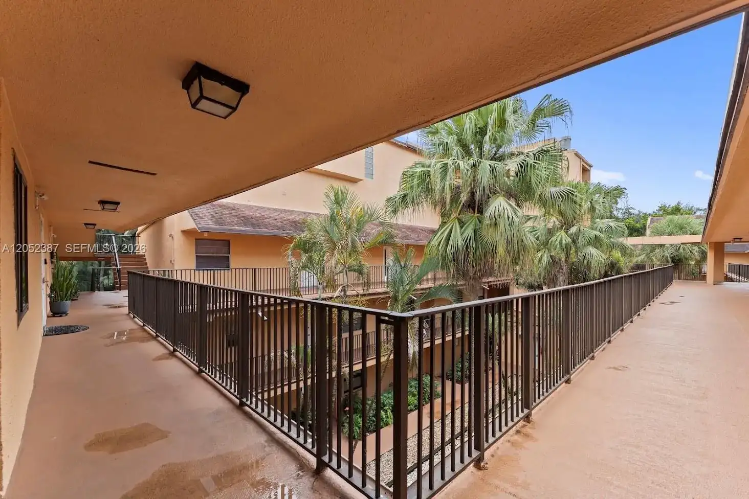 430 Commodore Dr # 310, Plantation FL 33325 photo 3