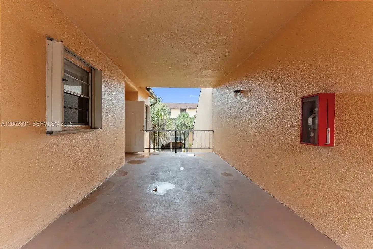 430 Commodore Dr # 310, Plantation FL 33325 photo 5