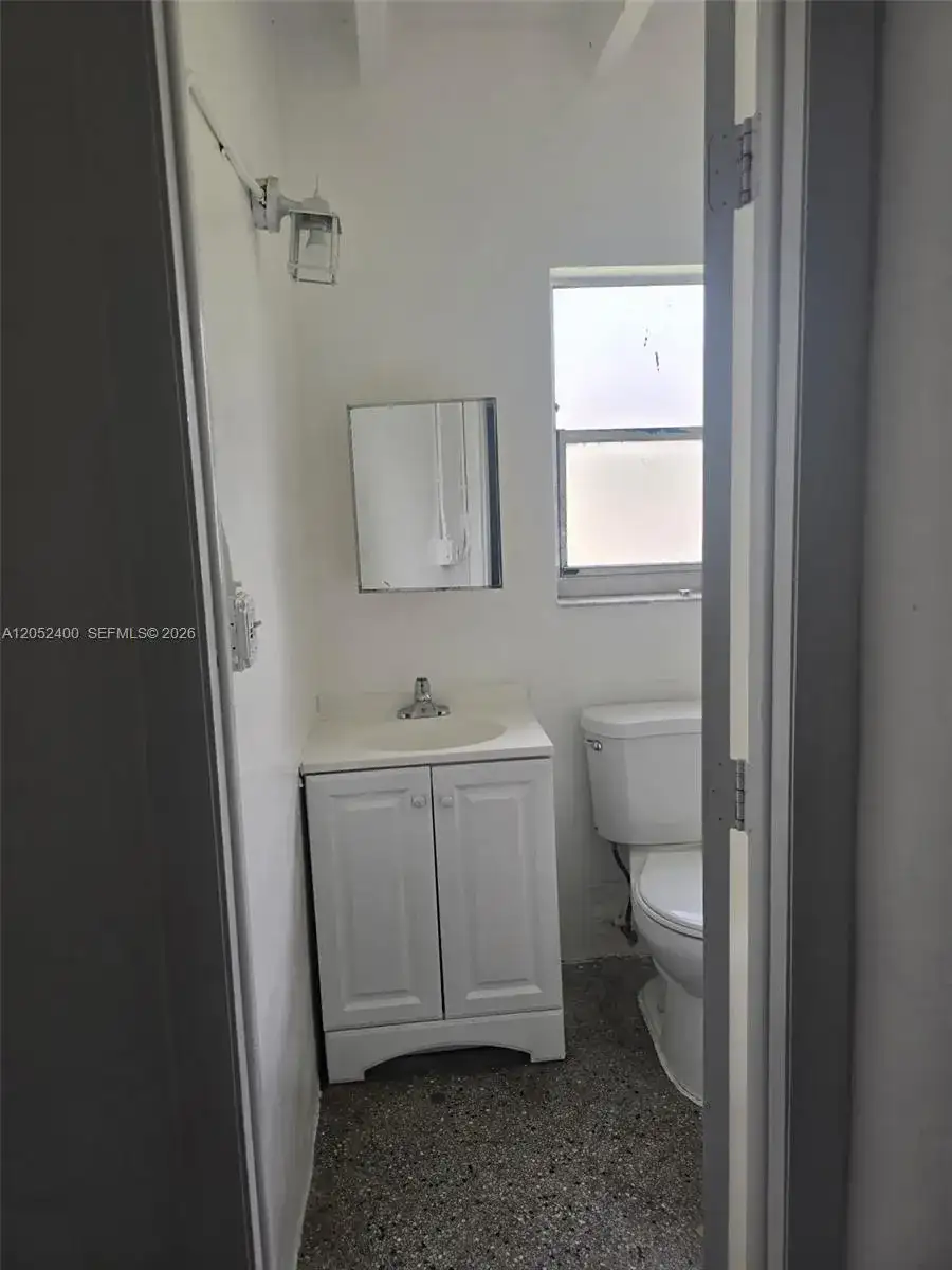 250 SW 11th Ave # 6, Homestead FL 33030 photo 3