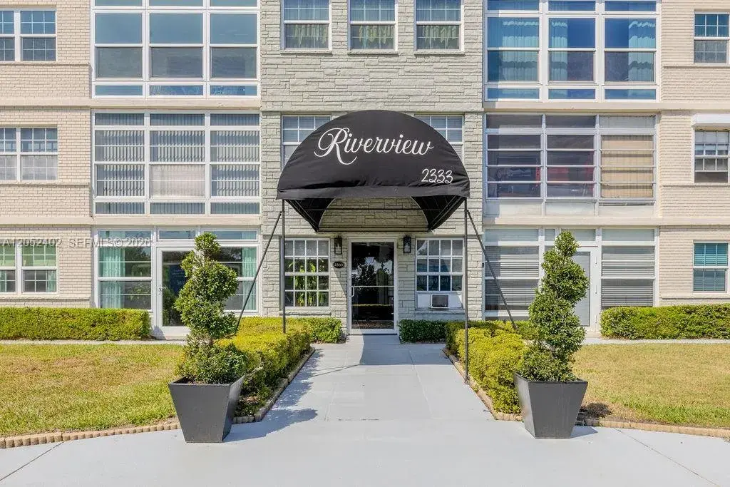 2333 Indian River Blvd # 306, Vero Beach FL 32960
