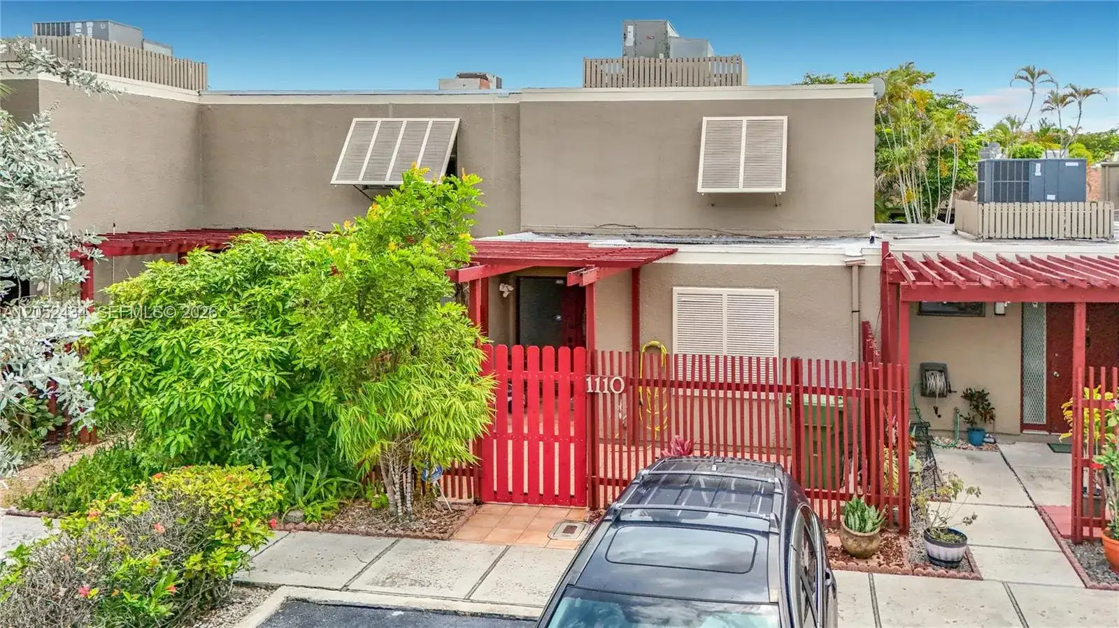 1110 W Fairway Rd, Pembroke Pines FL 33026 photo 2