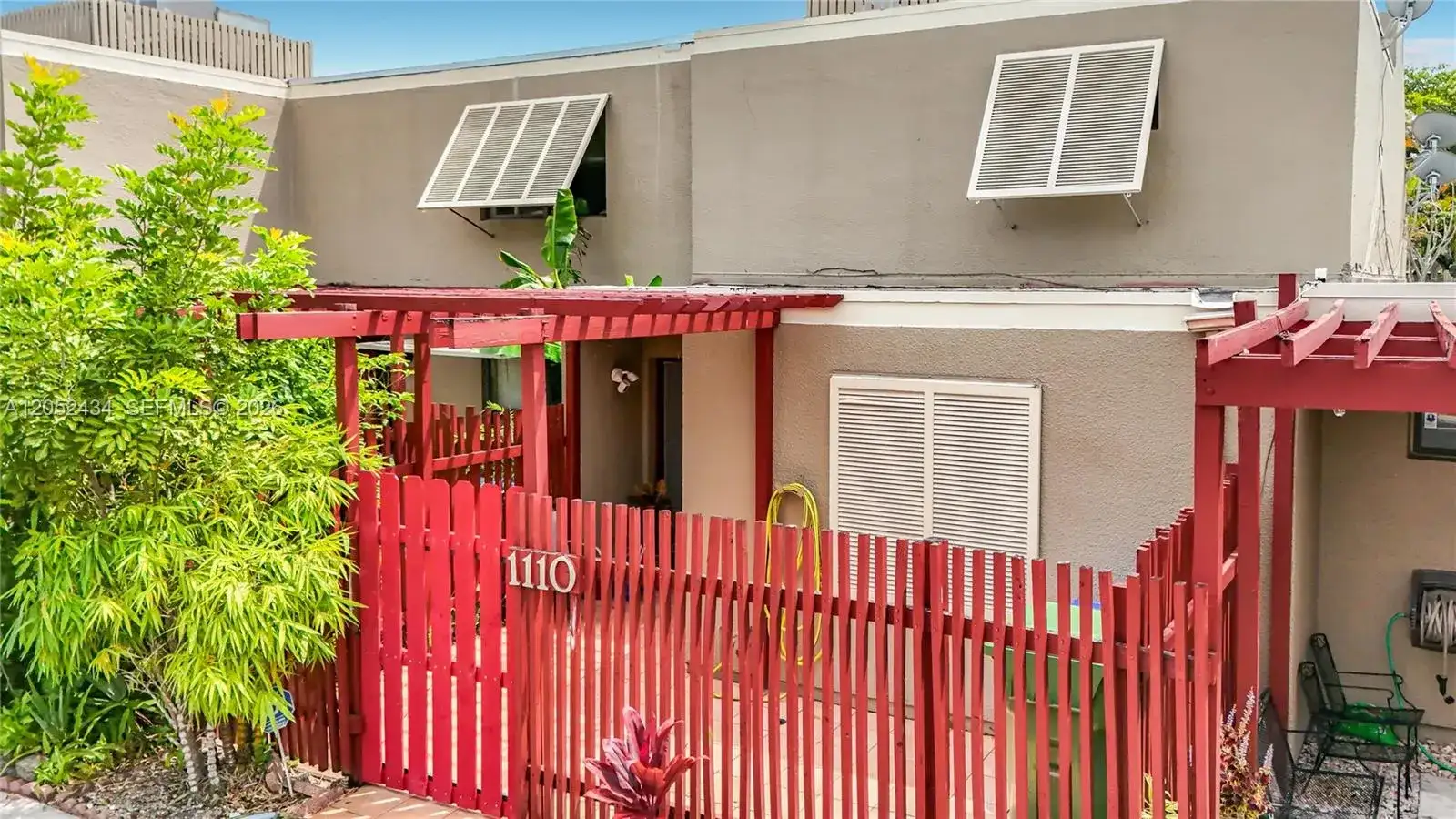 1110 W Fairway Rd, Pembroke Pines FL 33026 photo 4