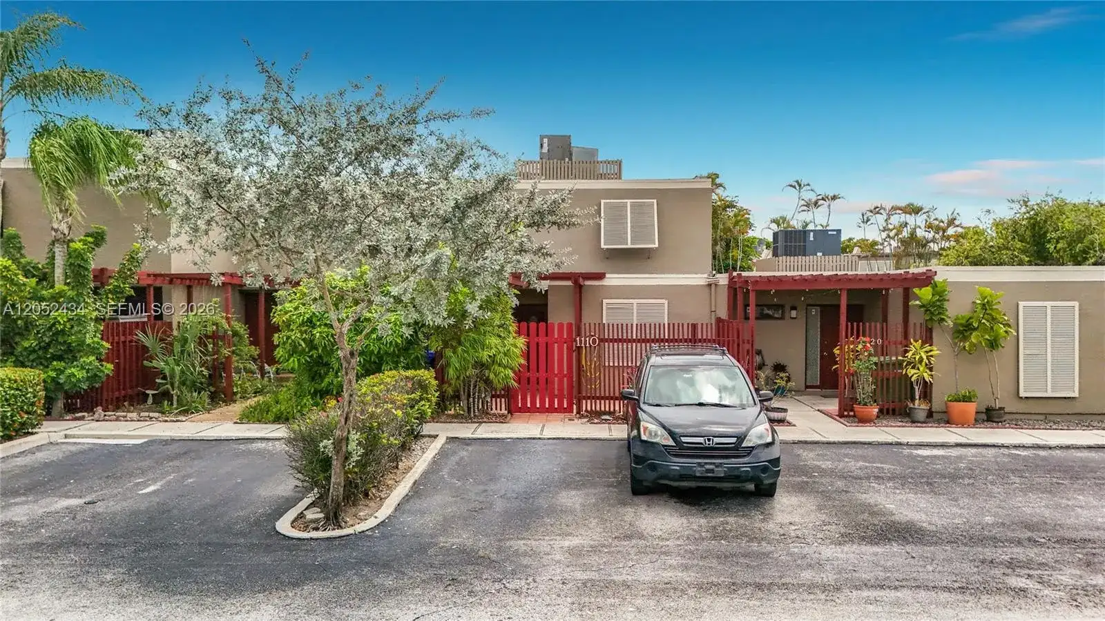 1110 W Fairway Rd, Pembroke Pines FL 33026 photo 5