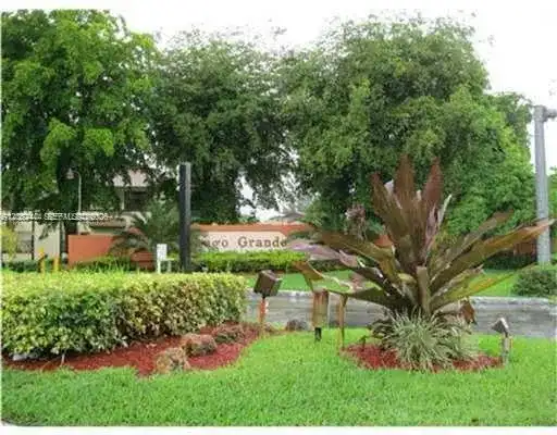 2760 W 63rd Pl # 23, Hialeah FL 33016