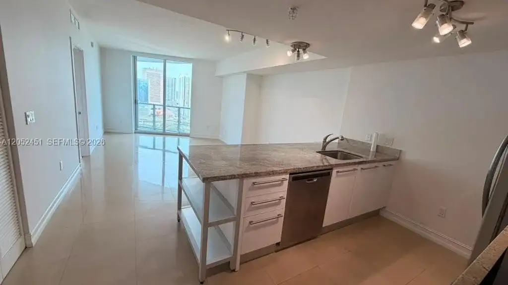 185 SW 7th St # 2505, Miami FL 33130 photo 2
