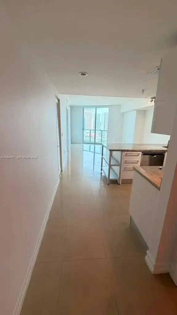 185 SW 7th St # 2505, Miami FL 33130 photo 3